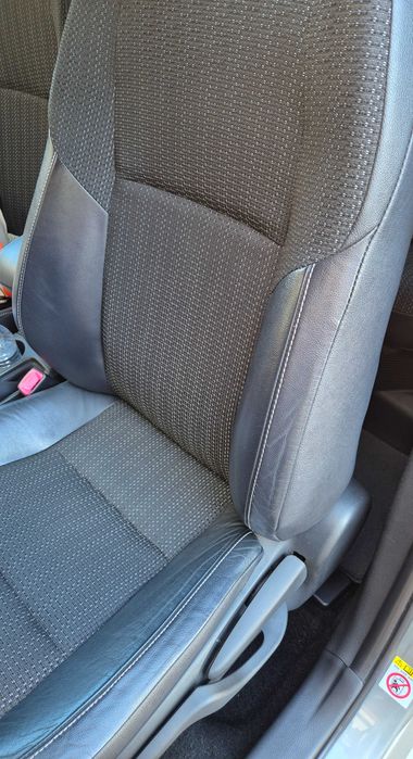 Vendo Toyota Auris Híbrido-com pouco uso