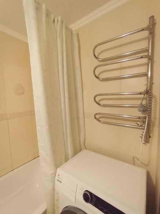 Здам в довгострокову оренду 2-х к.квартиру на Семена Палія.