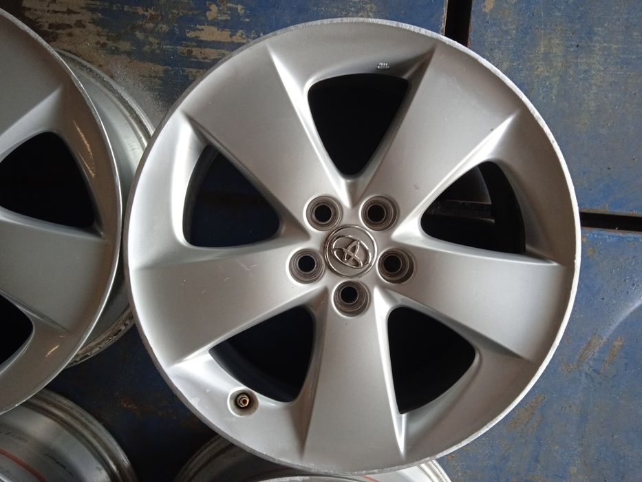 Oryginalne felgi aluminiowe 17 cali Toyota, czujniki ciśnienia, 5x100
