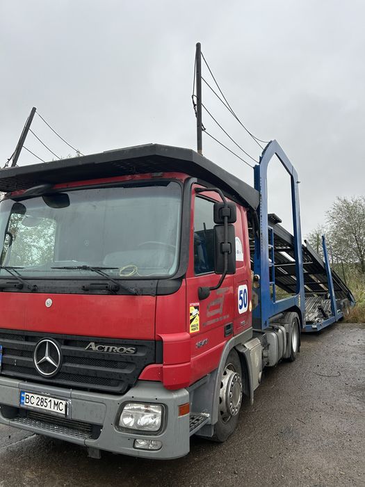 Mercedes-benz з пречіпом Lohr