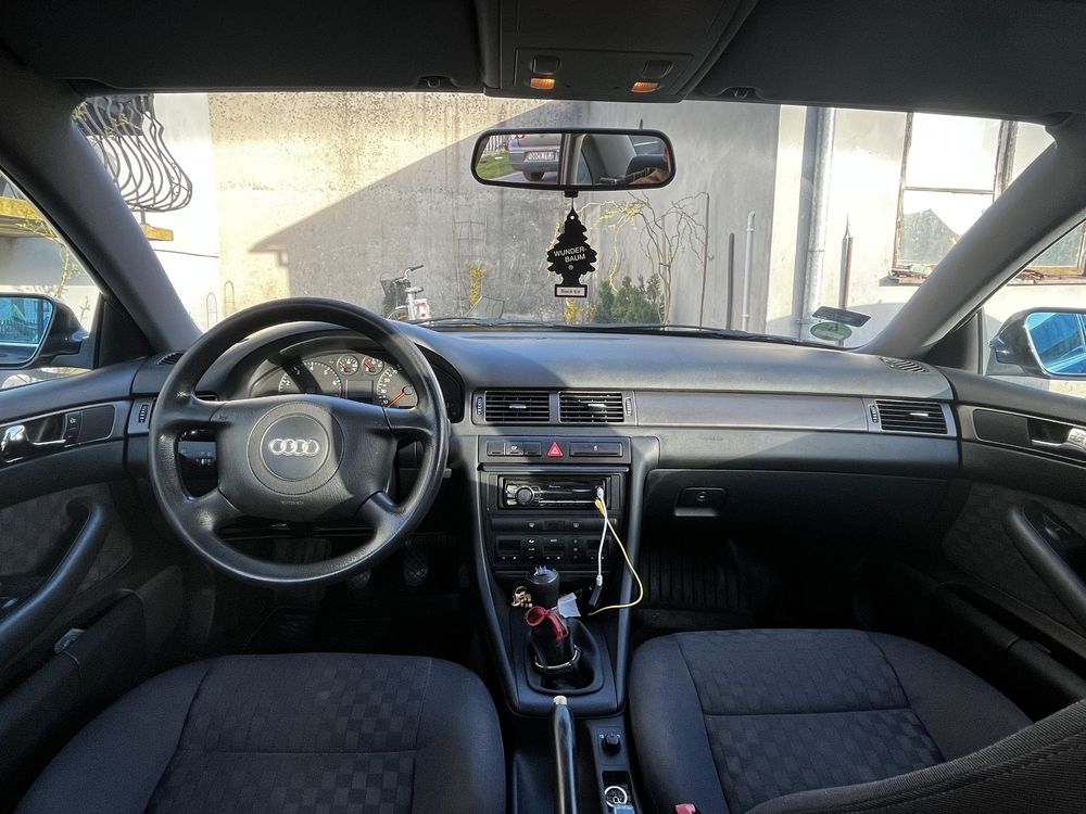 Audi A6 C5 SEDAN 2.4