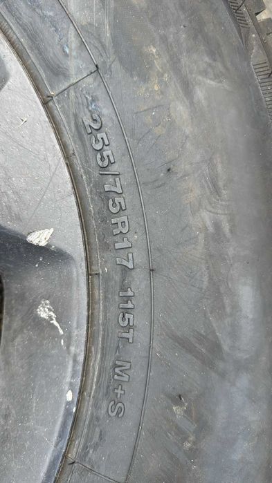 Pneus e Jantes 255-75-R17 nissan NAVARA