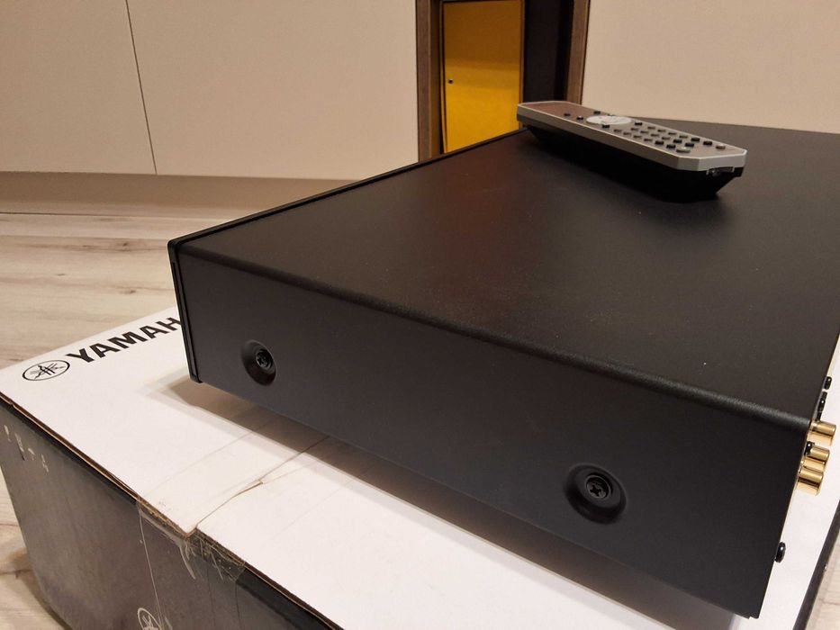 CD програвач Yamaha CD-S303