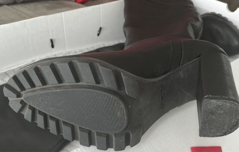 Botas cano alto Aldo (novas)