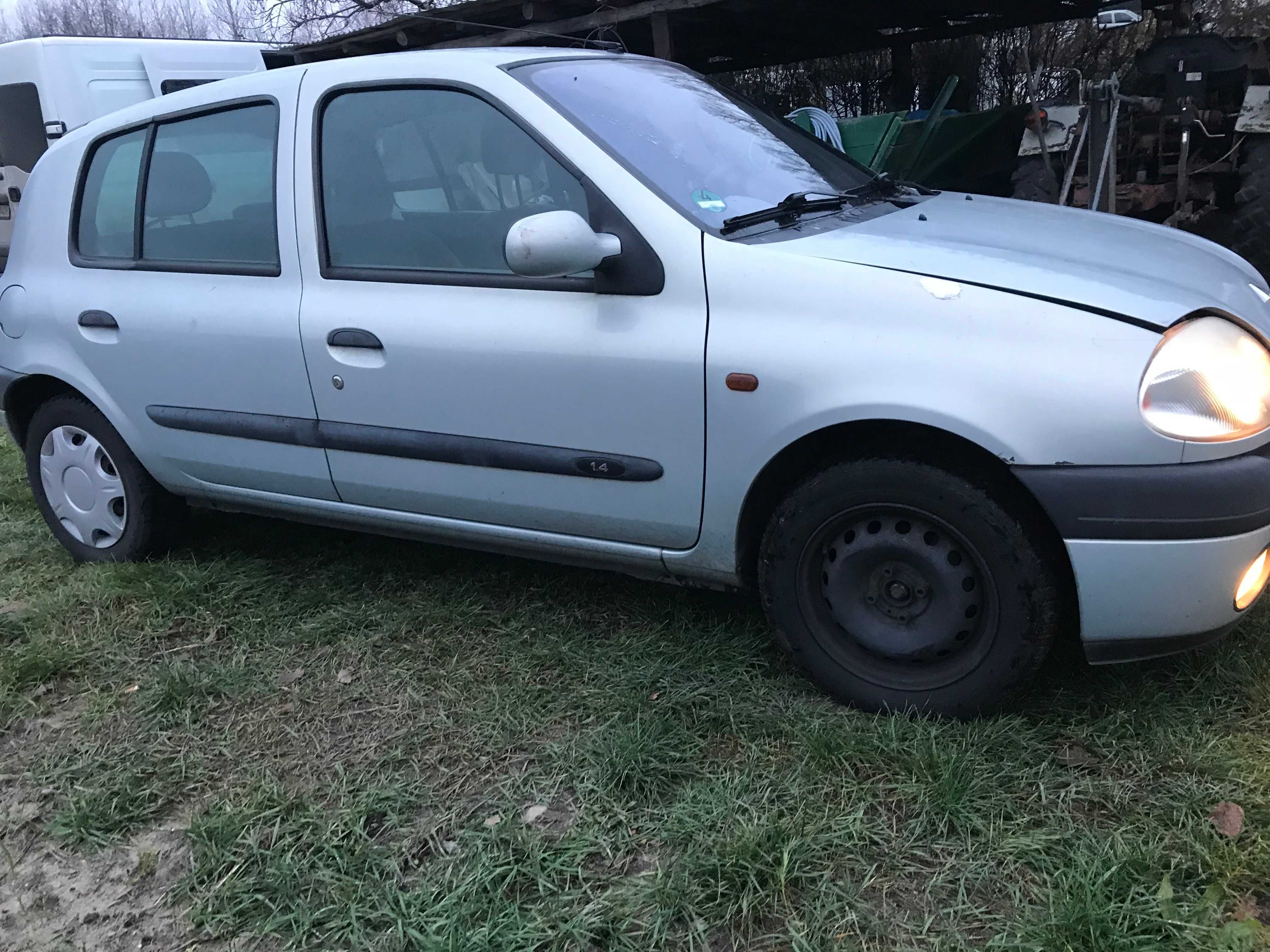 рено кліо 2/капот  renault clio 2