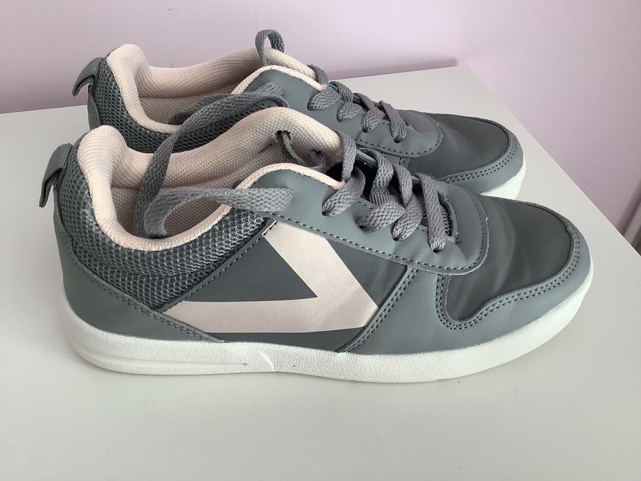 Buty snikersy dla dziewczynki r.33