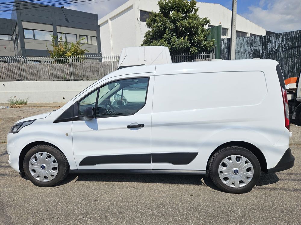 Ford Transit Connect 1.5 à venda!