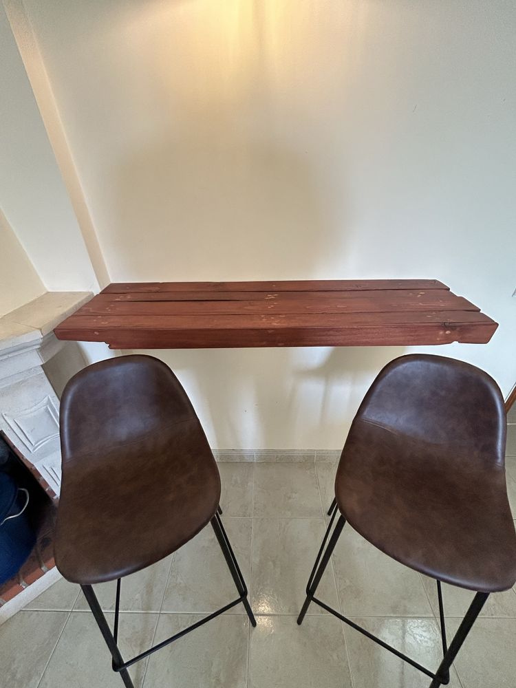 Balcão DIY e Cadeiras
