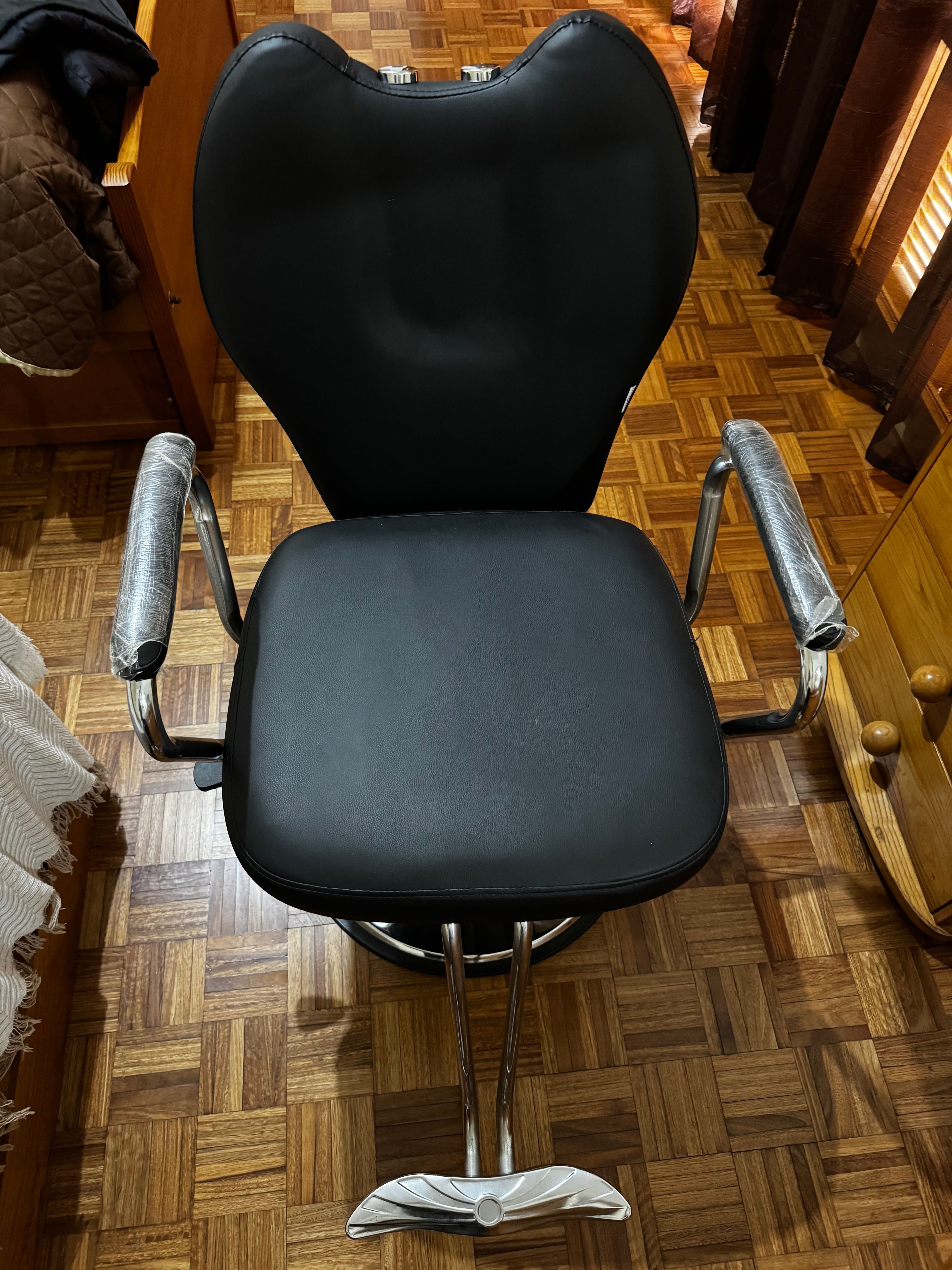 Cadeira de Barbeiro ( COMO NOVA)