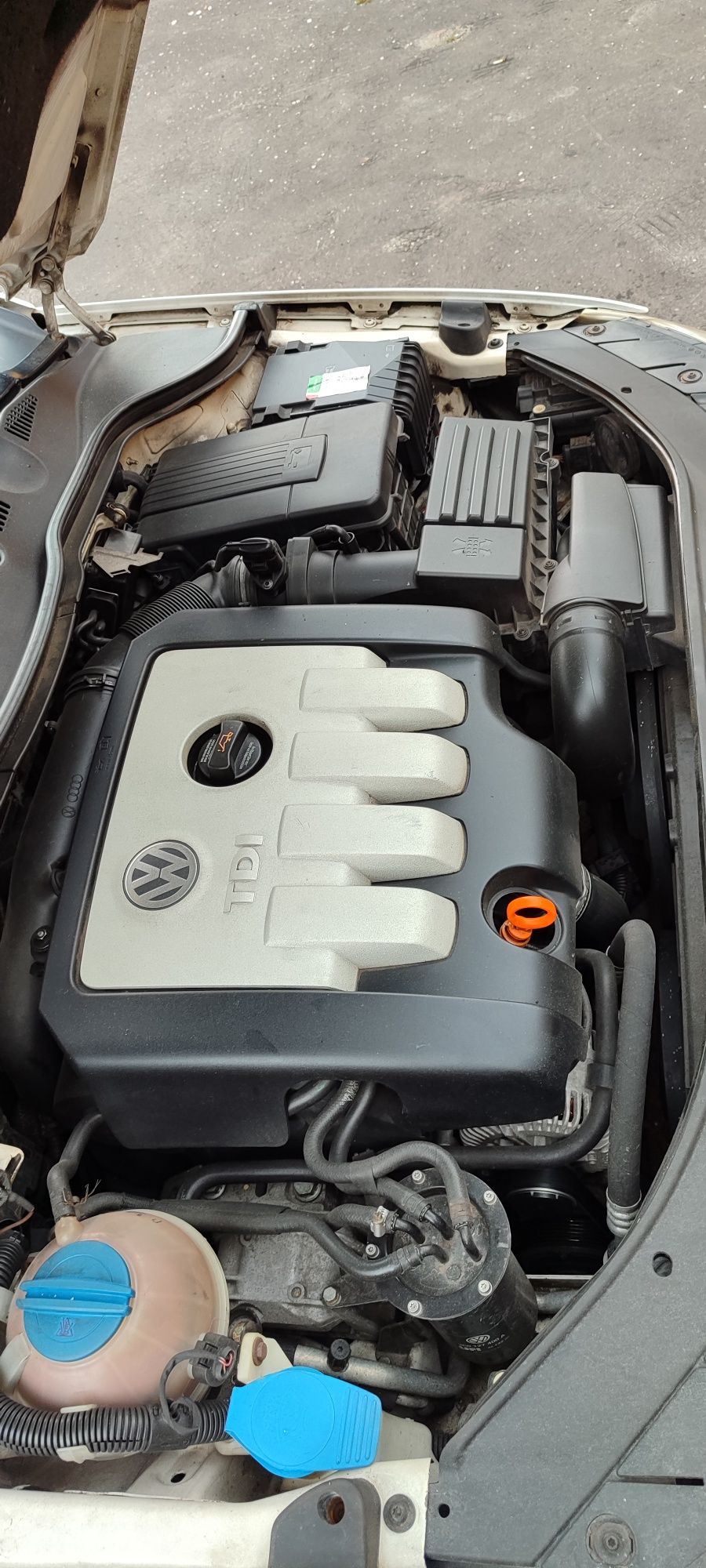 VW Passat B6 2.0tdi. Sedan  polecam