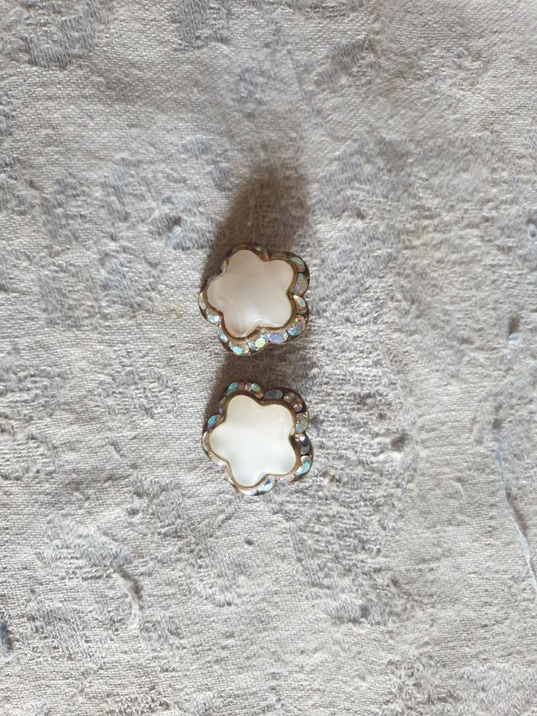 Brincos diversos