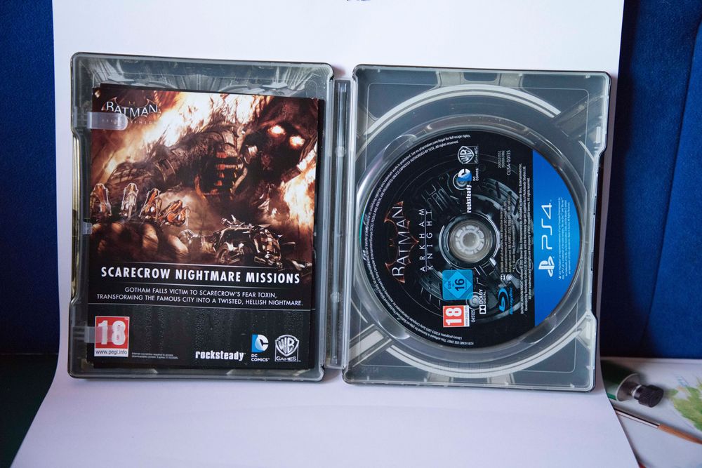 Batman Arkham Knight Limited Edition PS4 semi-novo + DLC's