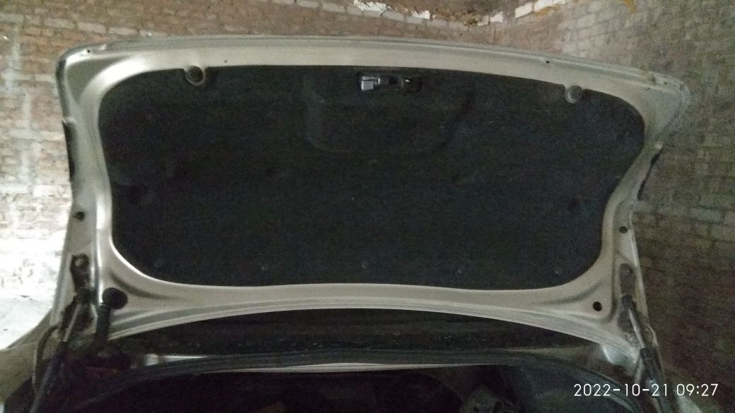 Крышка багажника Мазда 3 BK седан спойлер Mazda 3 запчасти разборка