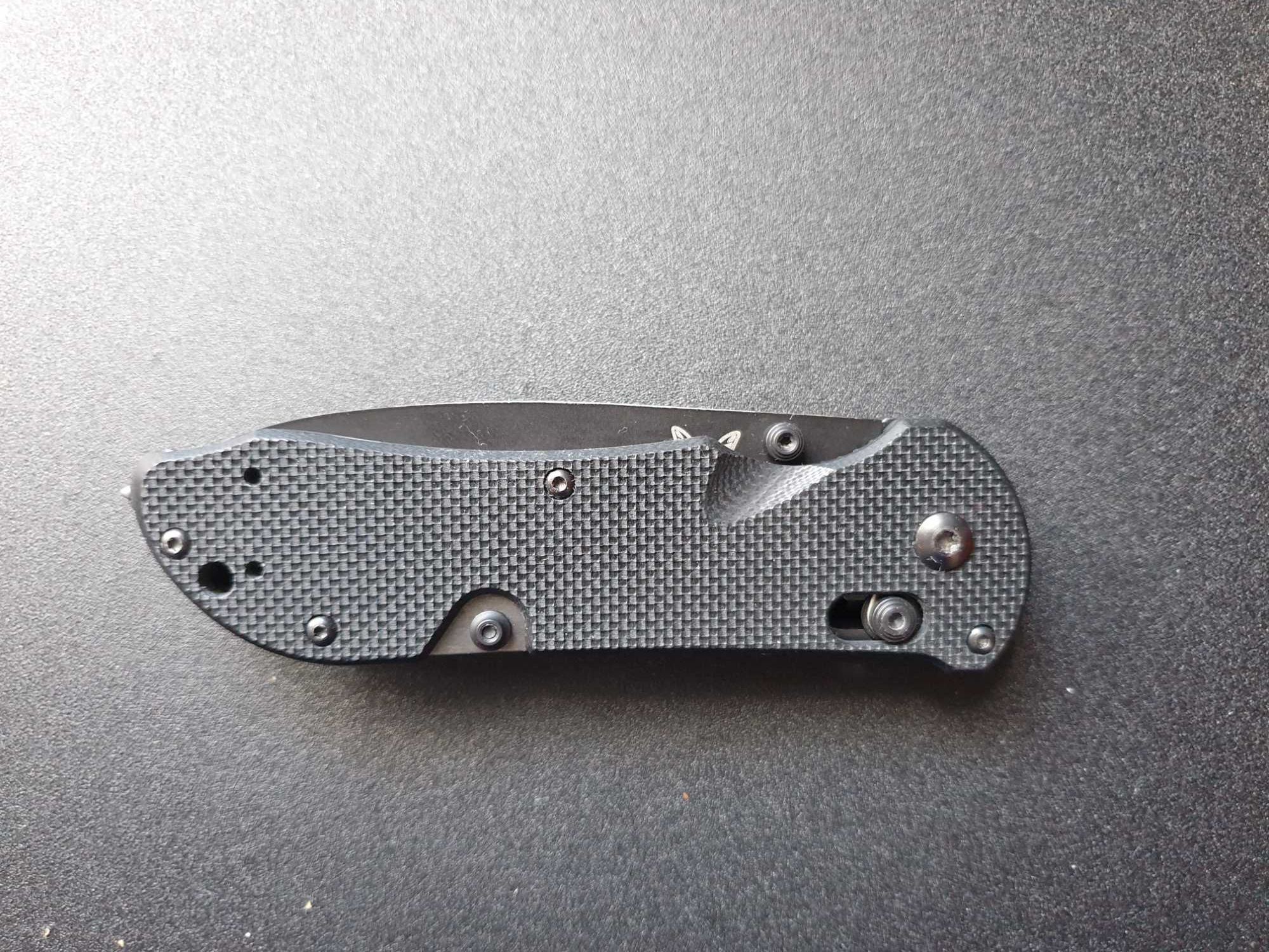 Nóż składany Benchmade Triage