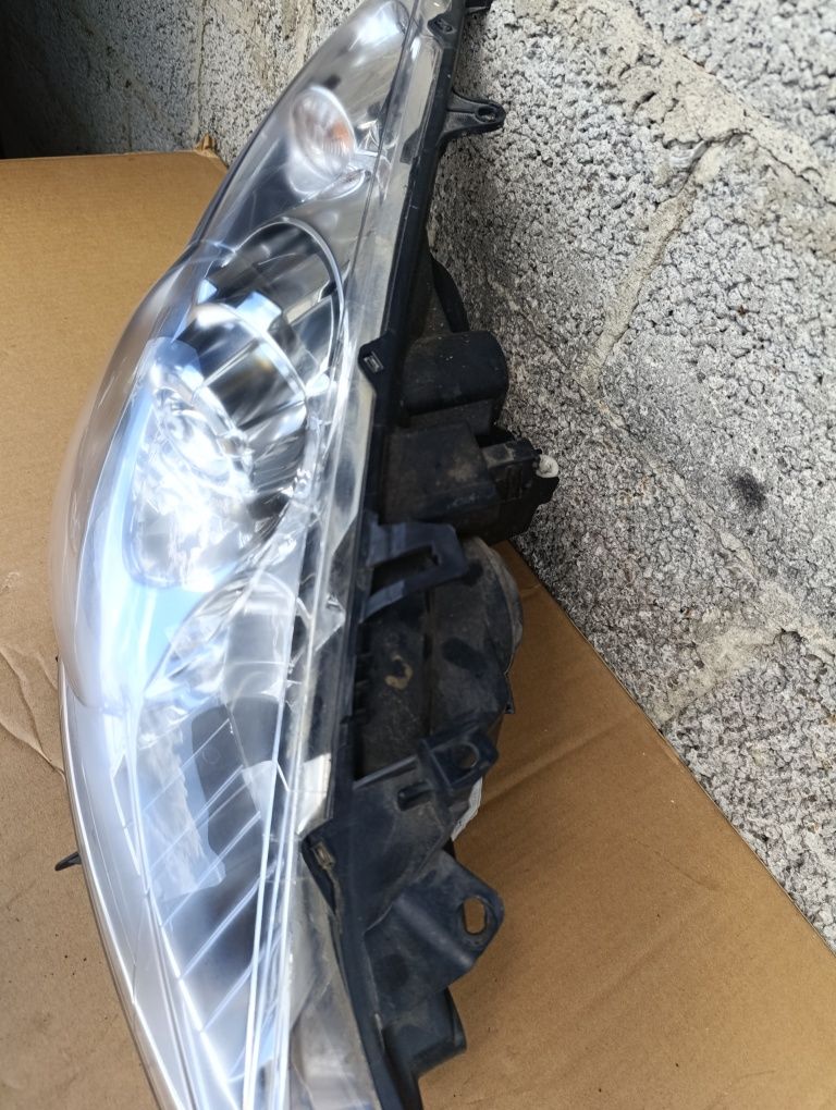 Фара права Peugeot 307 307 SW Пежо Рестайлінг