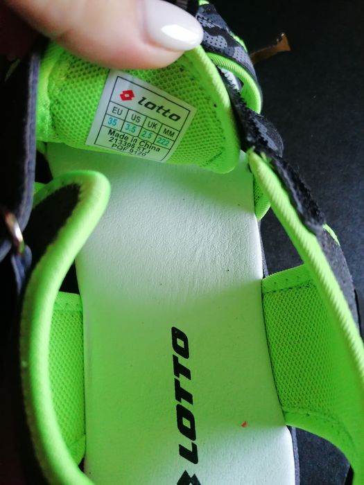 Sandália de menino marca Lotto. Nº35