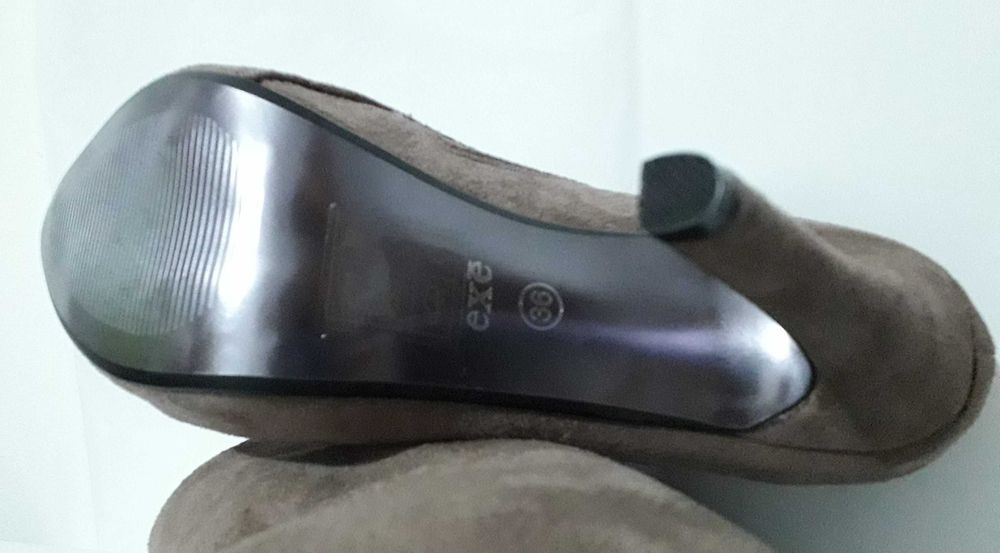 Botins de salto alto compensados da Exé Nº 36