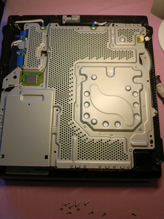 Profesjonalne czyszczenie i serwis konsoli PlayStation  i Xbox