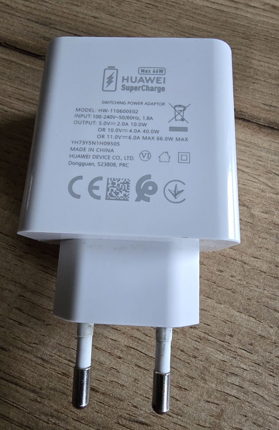 Witam  sprzedam  szybką  ładowarkę  Huawei  66w