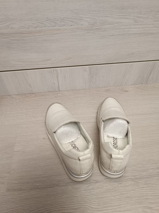 Мокасіни білі жіночі