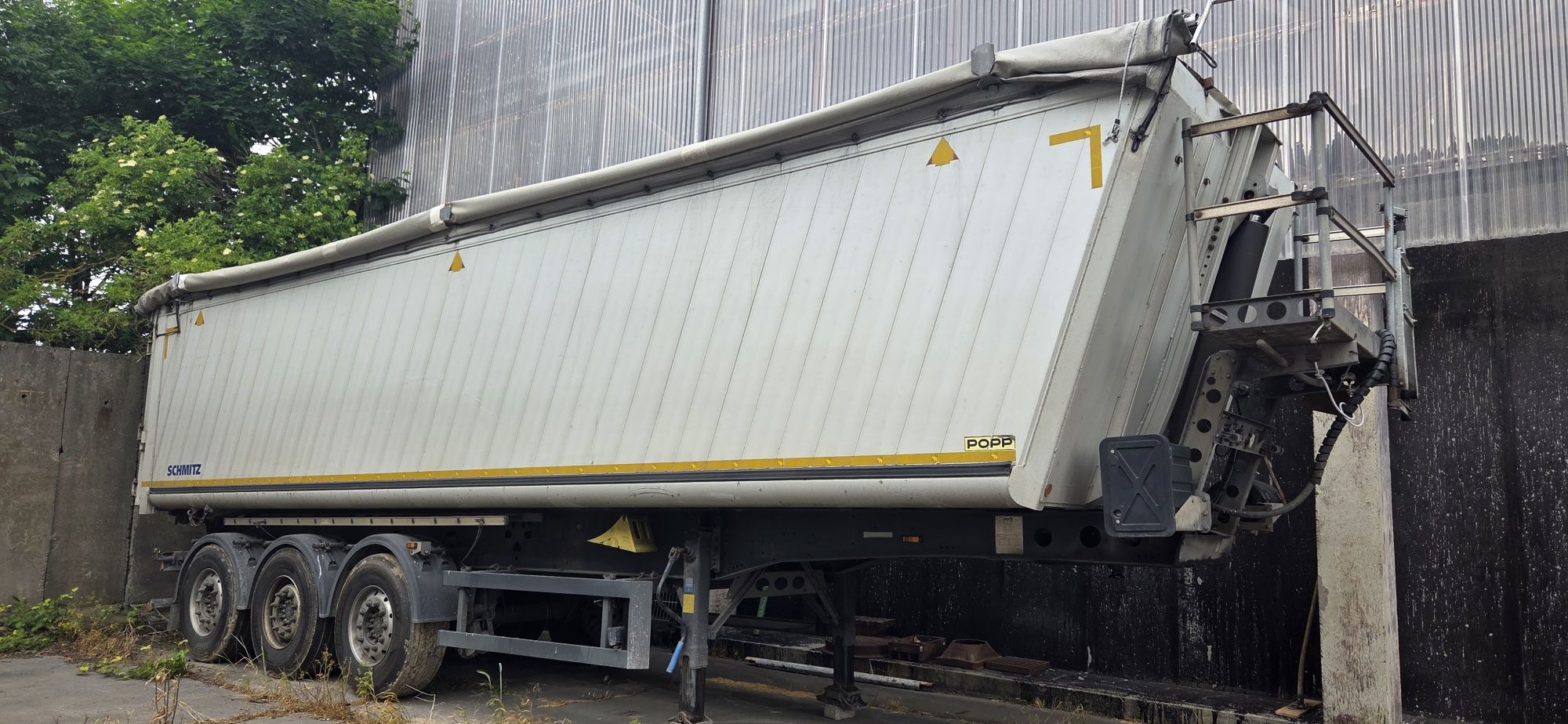 Naczepa wywrotka Schmitz Cargobull Ski 24
