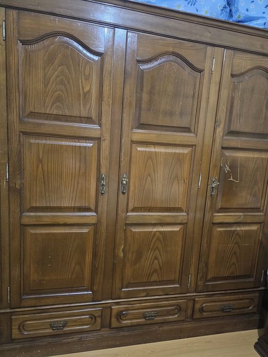 Roupeiro de quarto usado