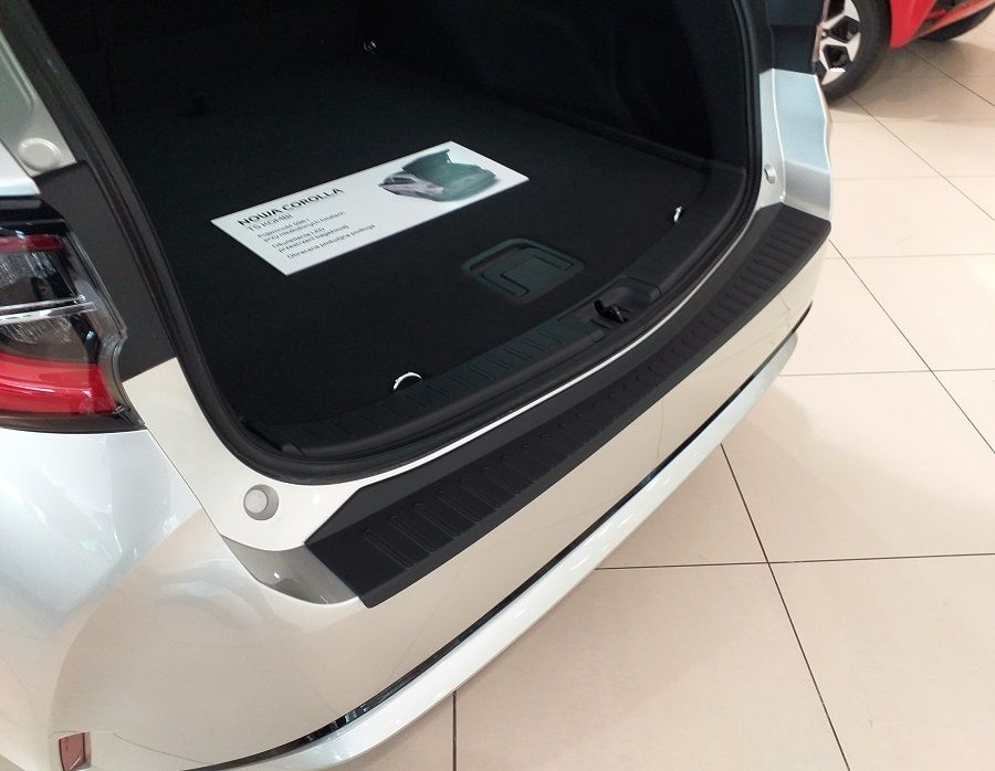 Listwa zderzaka nakładka na zderzak Toyota Auris, Camry, Corolla