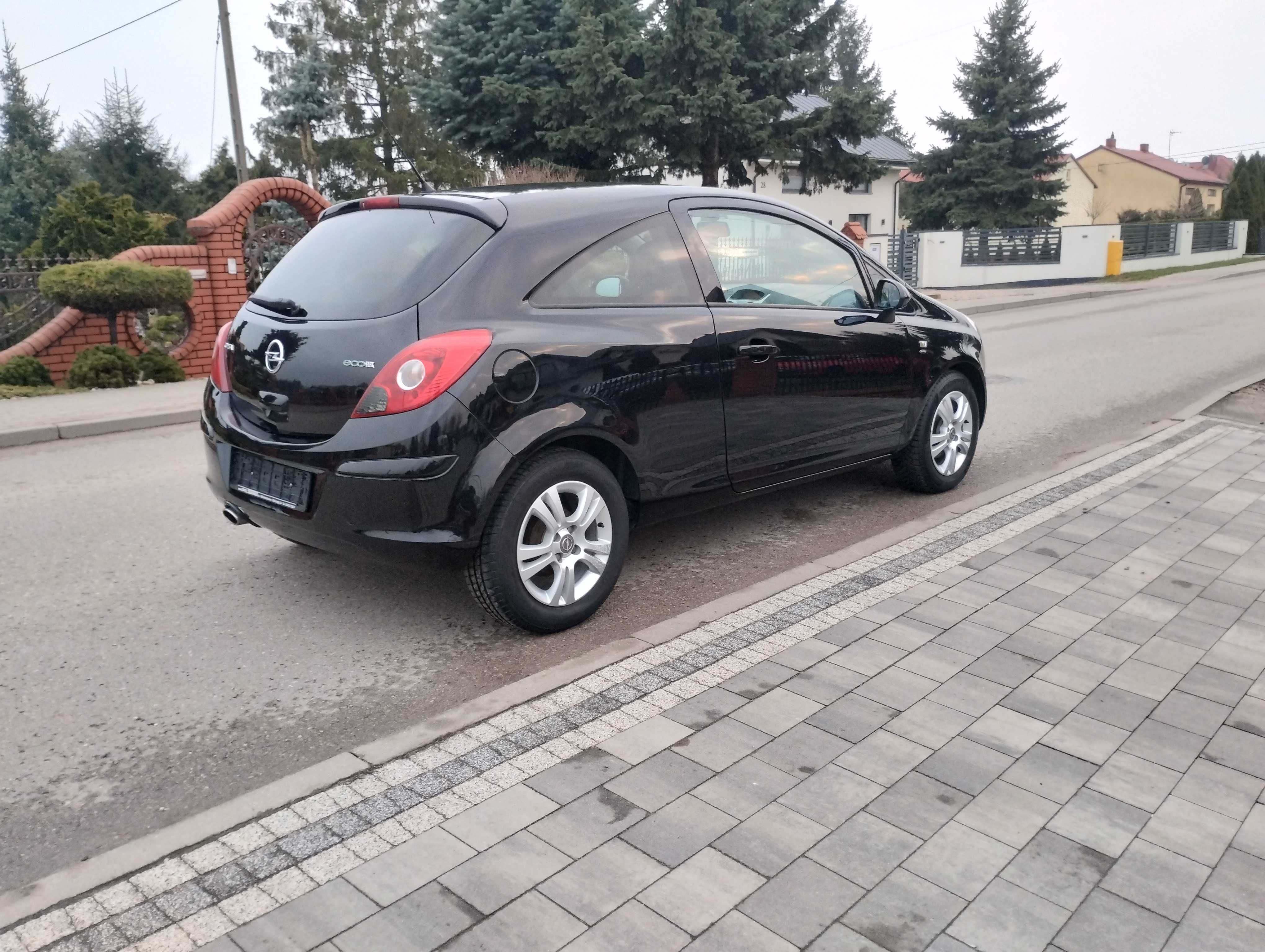 Opel Corsa D 1.2 Benzyna 70KM 2011r 163000km bardzo ładna