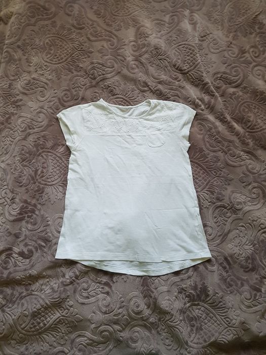Biała bluzka T-shirt z haftem,  ażurem na codzień,  okazje,  apel 140