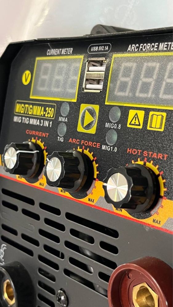 Зварювальний інверторний напівавтомат Spark MIG-250 MMA