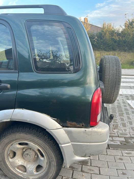 samochód Suzuki Grand Vitara