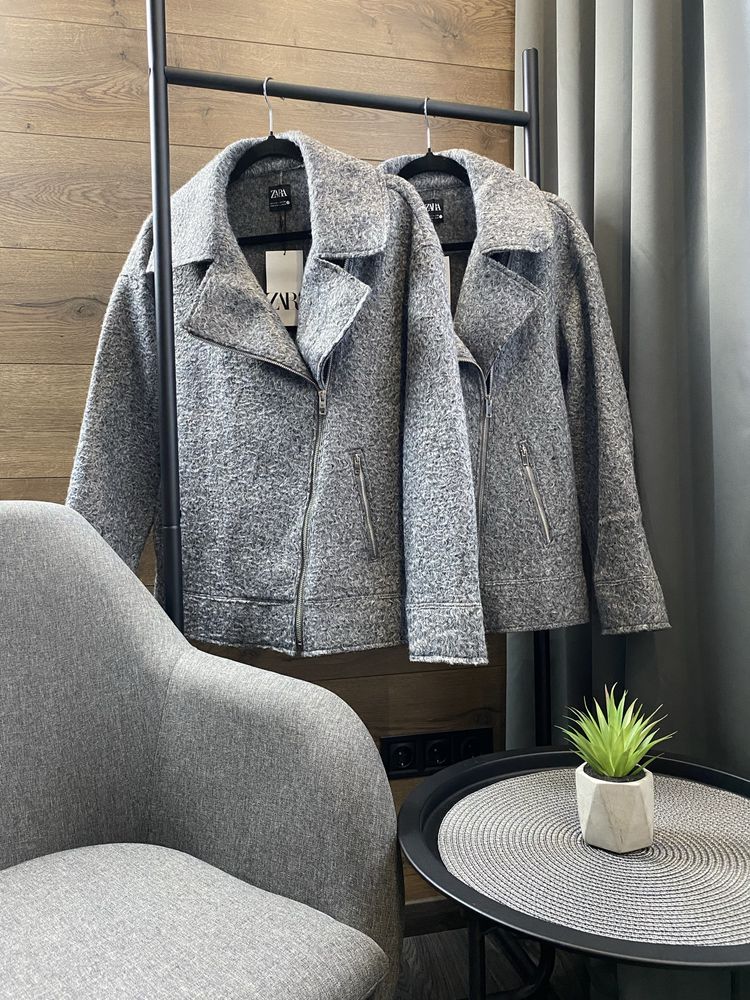 Zara куртка-косуха букле р. S-M в наявності
