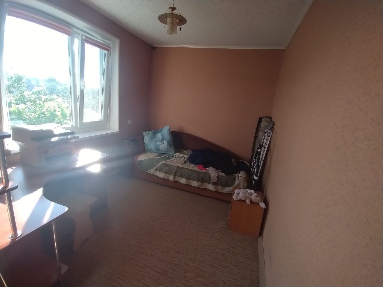 Продам 1/2 будинку, центр м. Дергачі
