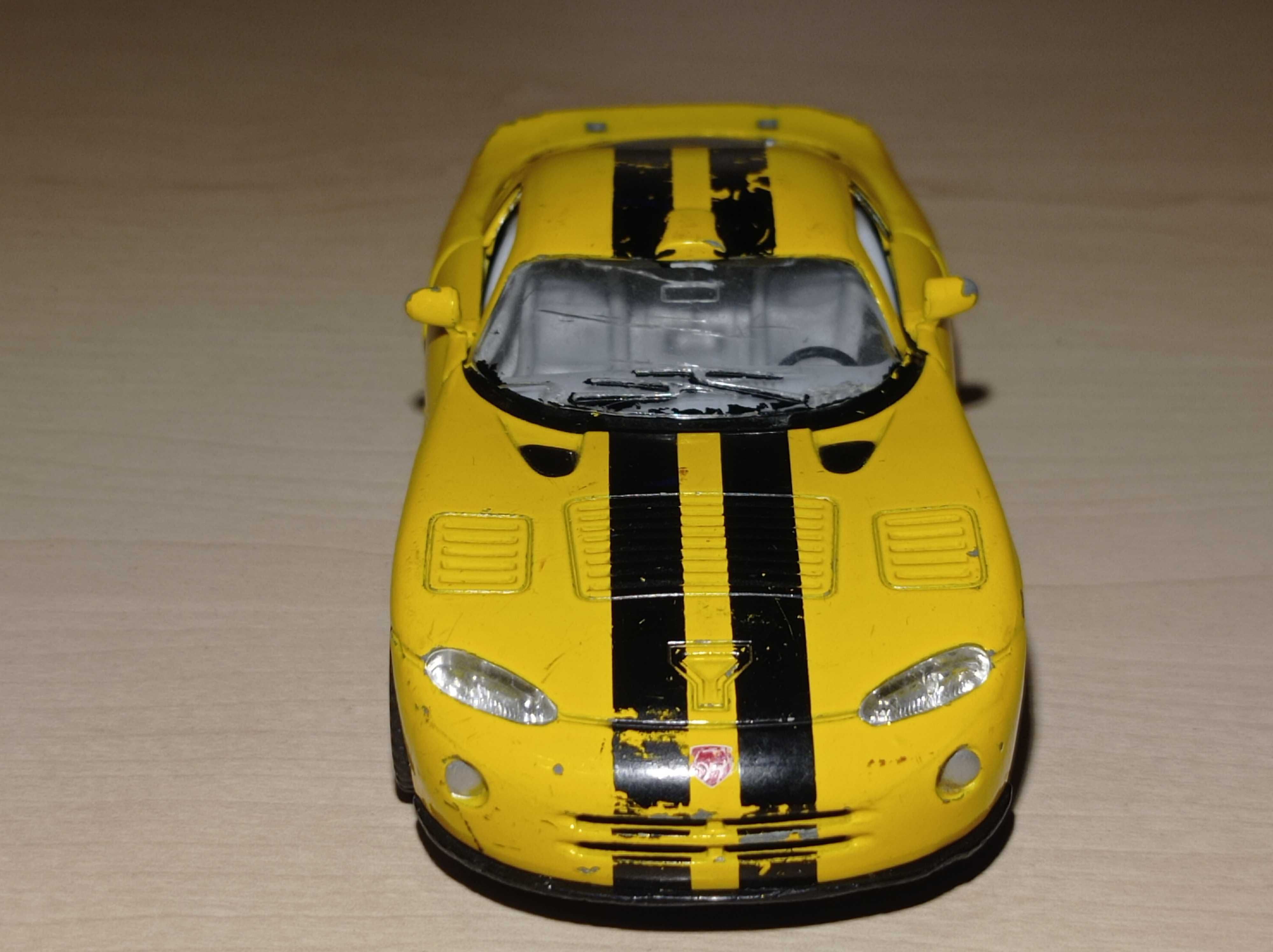 Model samochodu Dodge Viper GTS-R