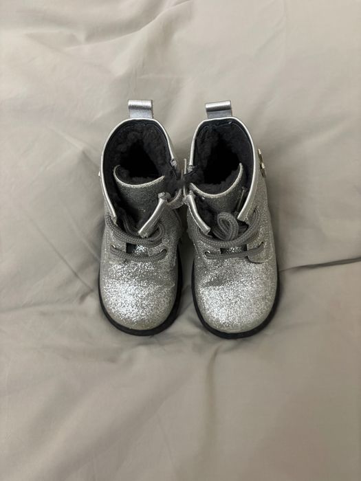 Продаю дитяче вживане взуття