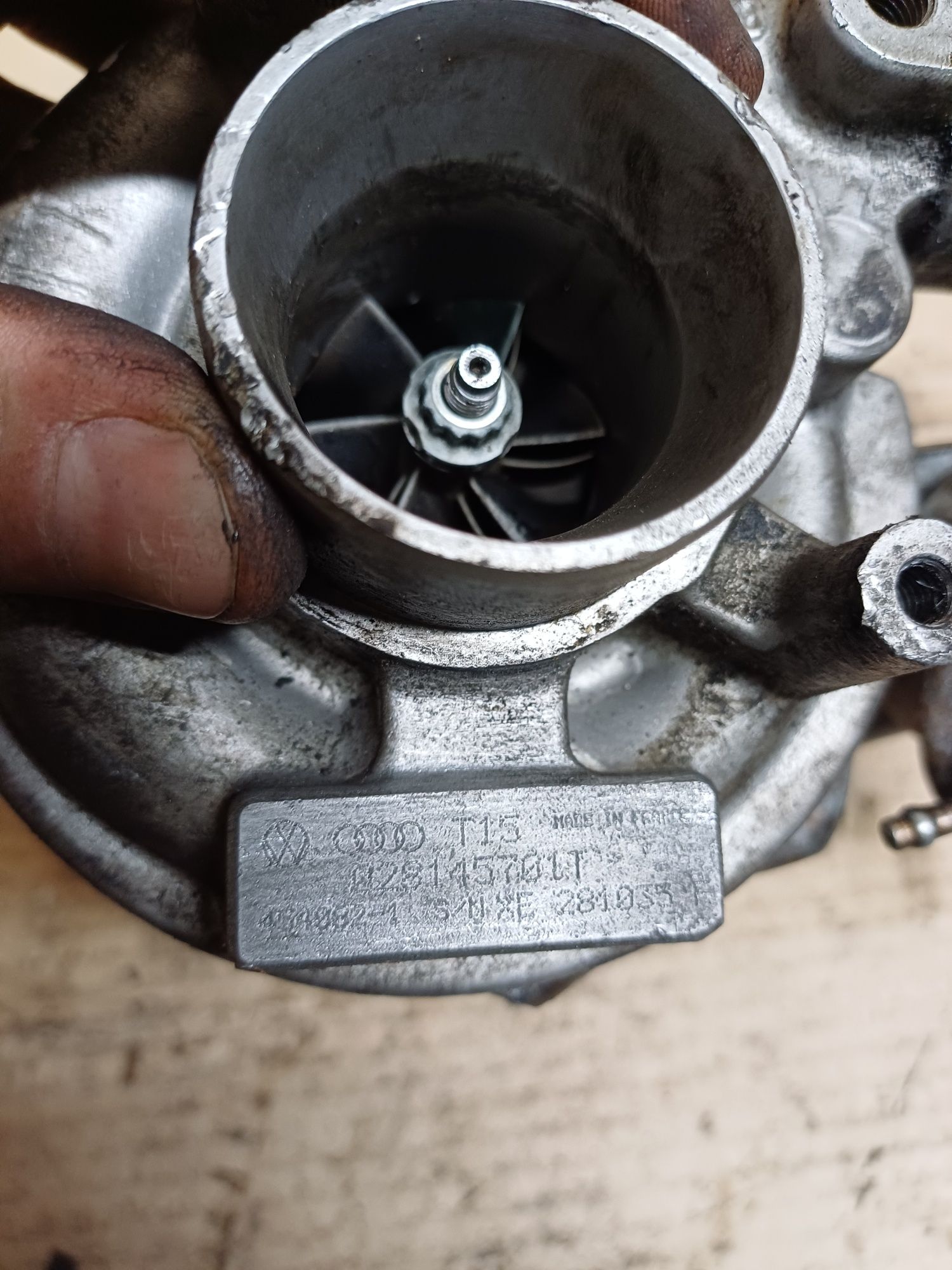 Audi 80 B-4 1.8 TDI турбіна 028145701T 028145701E 028145703D