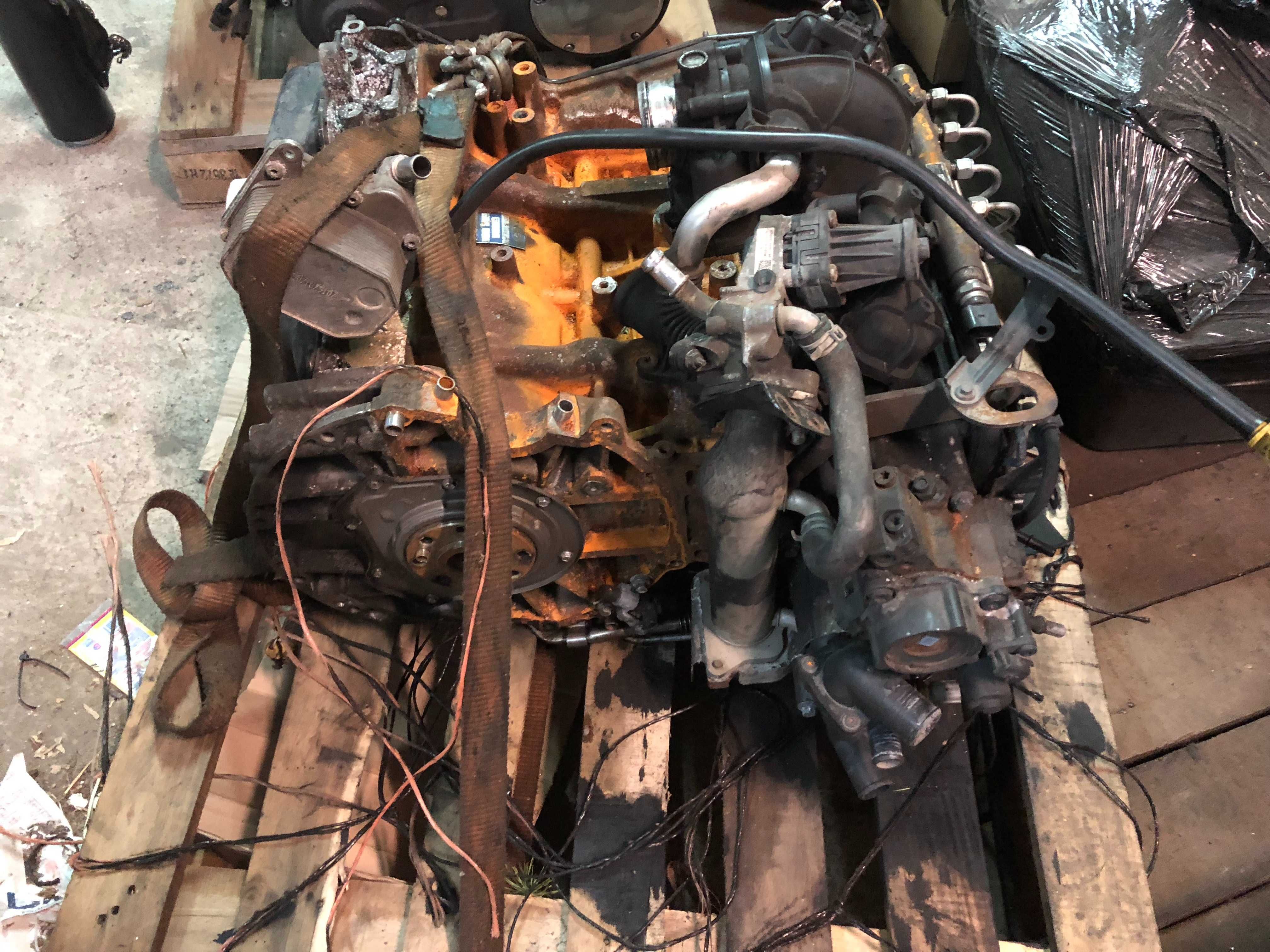 SILNIK FORD TRANSIT część  silnik wtryski turbo