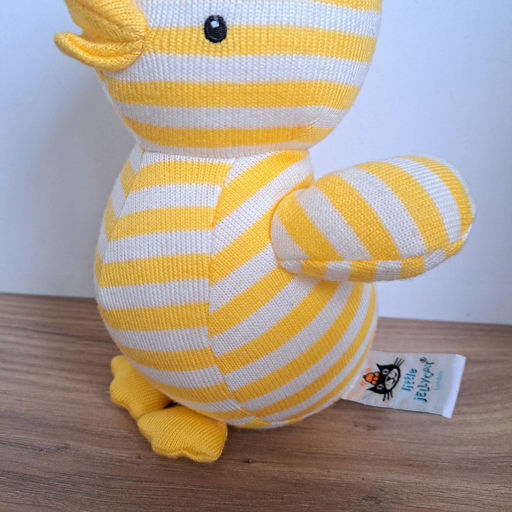 Jellycat Dilys Duck maskotka kaczka z dzwoneczkiem