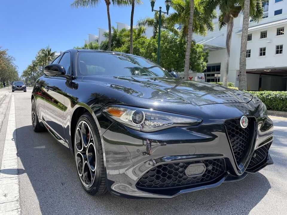 2022 Alfa Romeo Giulia Ti Sedan 4D