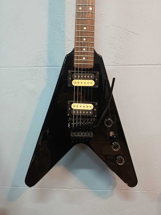 Epiphone Flying V 2 Корея, Н-Н Zebra PUs, +чехол +ремень, есть ВИДЕО