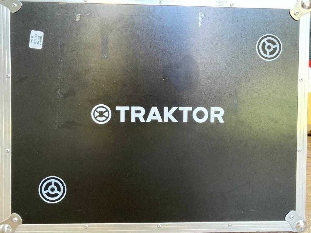 TRAKTOR - Kontrol S8 Mala de transporte