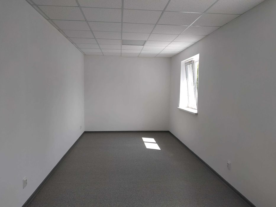 24/25/27/18 м2 кабінети з водою 4-й Л.Лук'яненка-Тимошенко/Оболонський