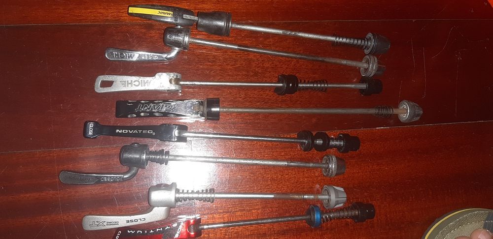 Apertos rápidos para rodas de bicicletas