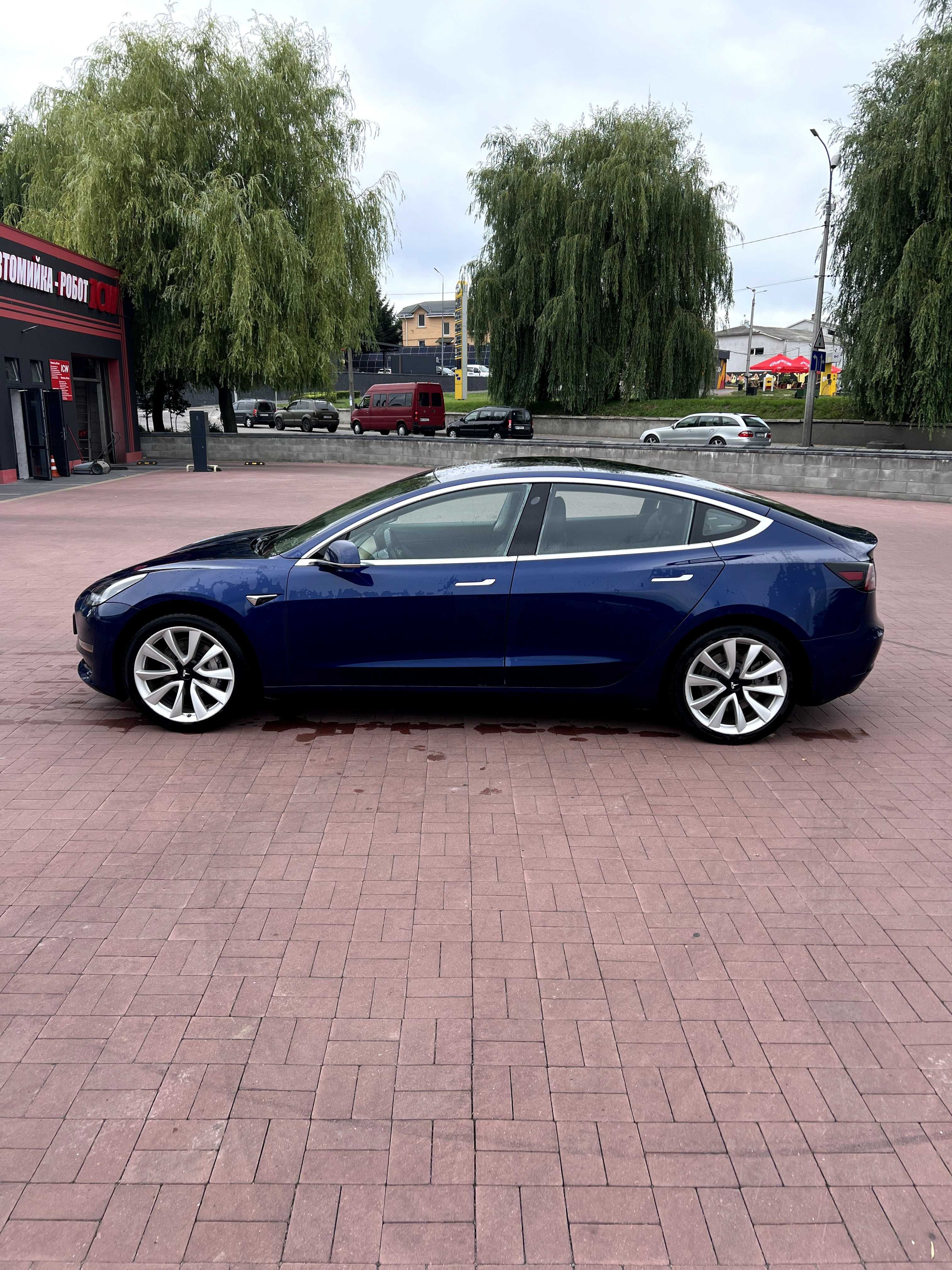 Tesla Model 3 | 500км | Електромобіль | Оренда або робота в таксі