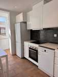 Apartamento T0 Remodelado e equipado com terraço em Campolide