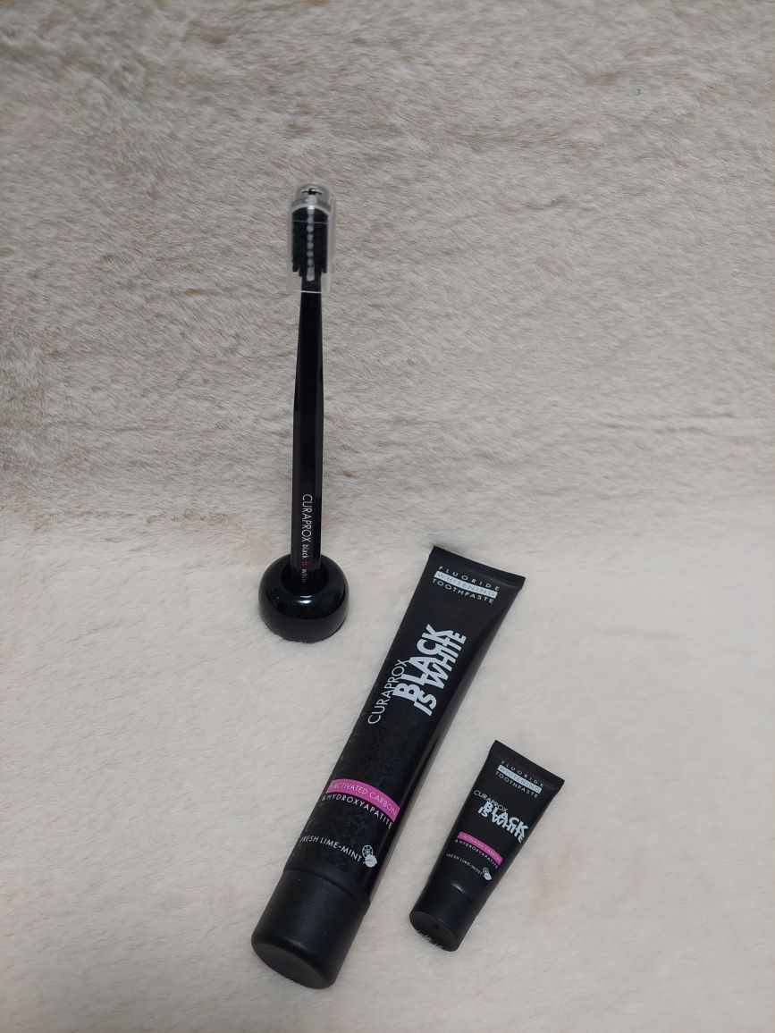 Набір зубна паста Curaprox  black is White 90ml + щітка