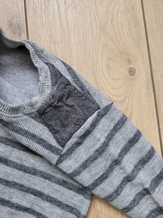 Sweter chłopięcy Next 80 9-12 szary ciepły paski niemowlęcy