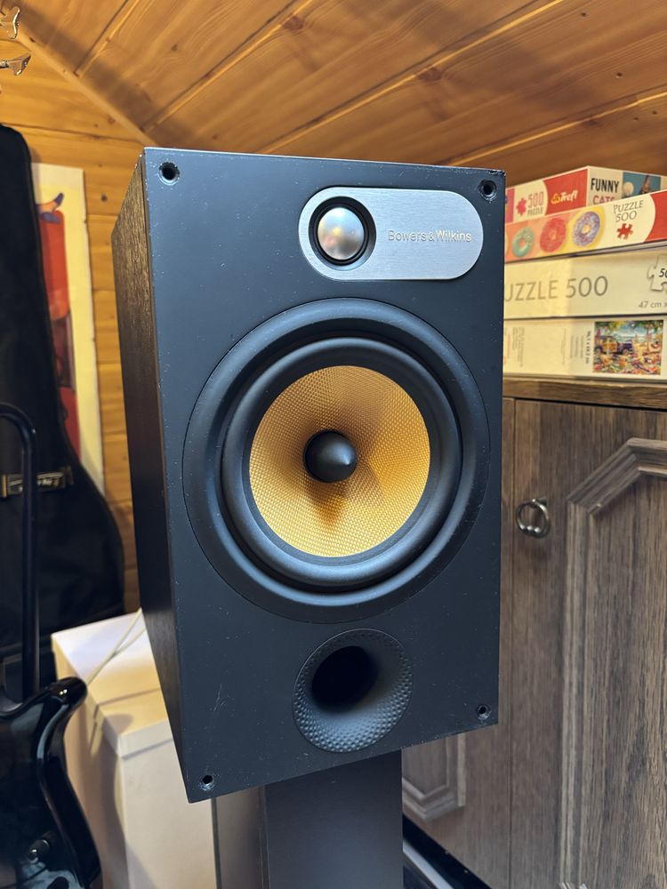 Kolumny podstawkowe Bowers&Wilkins 685
