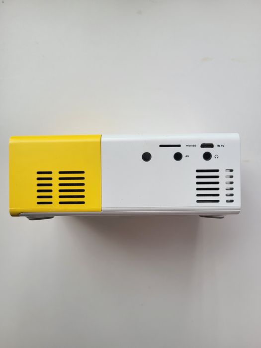 Проектор YG300, міні проектор