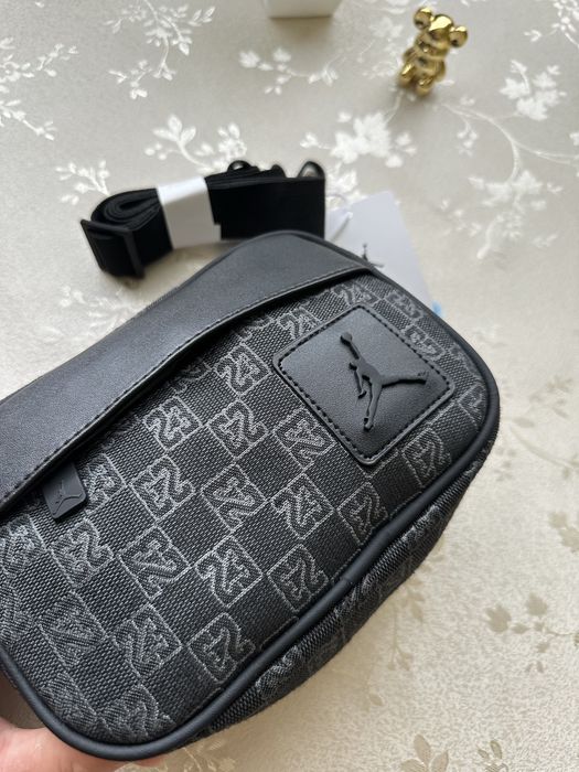 Сумка Air Jordan Monogram Crossbody | Nike, найк, джордан месенджер